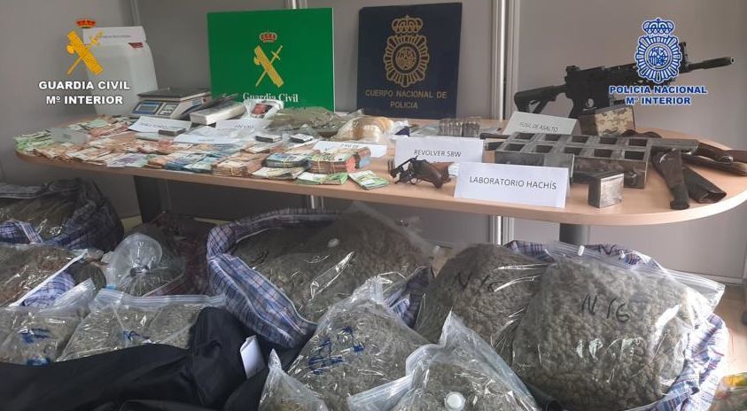 Parte de la droga incautada