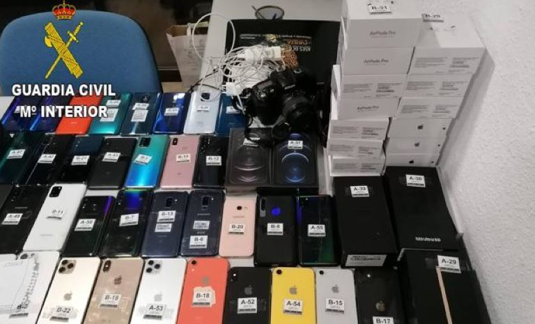 Imagen de parte de los móviles robados