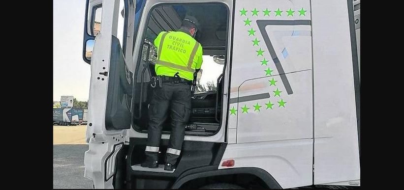 Imagen del camión que tenía el tacógrafo manipulado