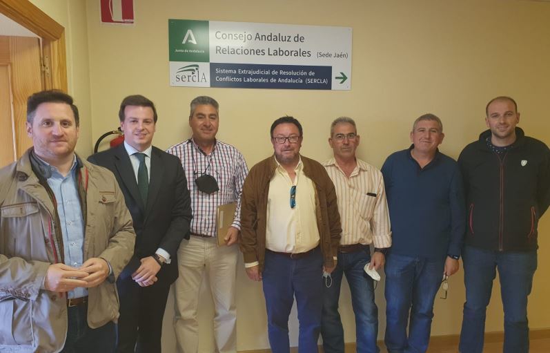 Miembros de la mesa negociadora del convenio