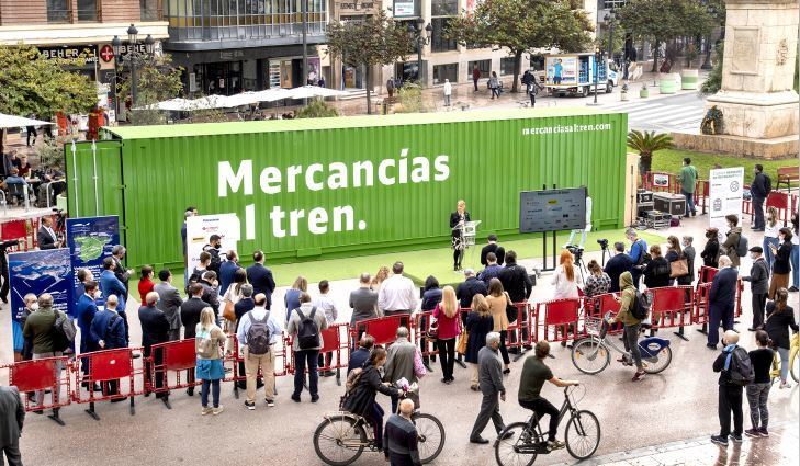Imagen del vagón de la campaña "Mercancías al tren"