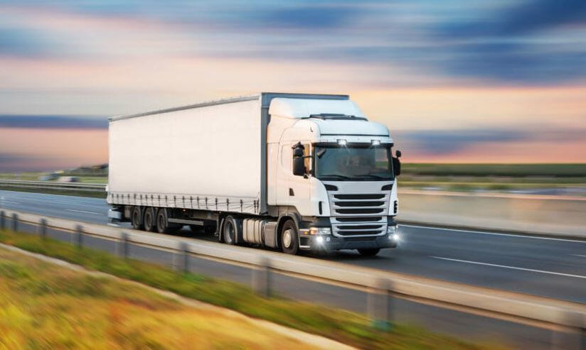Imagen de un camión en carretera