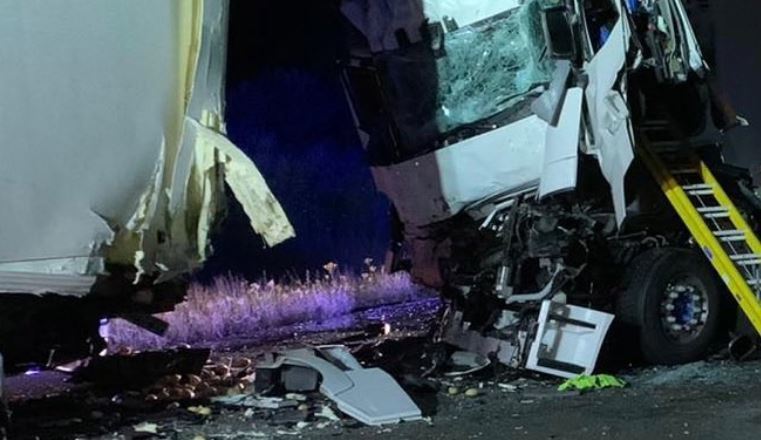 Foto de la colisión de los dos camiones