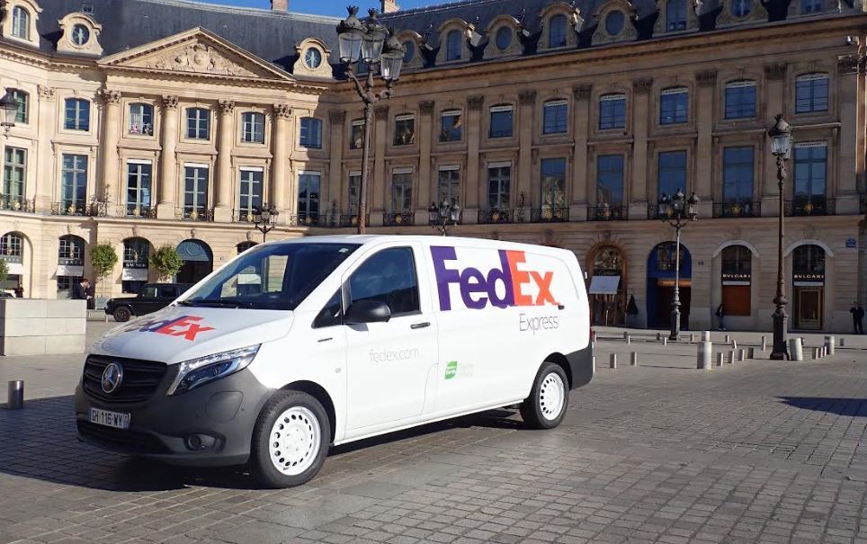 Furgoneta Mercedes-Benz eSprinter de FedEx Express