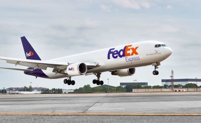 Imagen de un avión de FedEX
