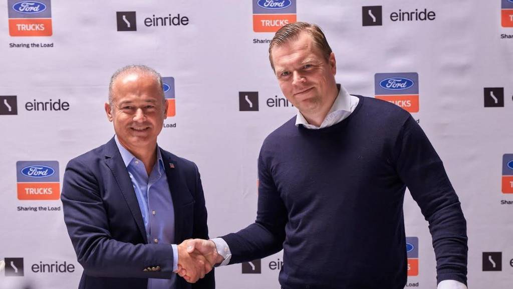 Güven Özyurt, Gerente de Ford Otosan y Ellen Kugelberg, Responsable Global de Producto de Einride
