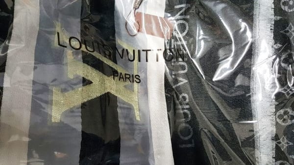 I prodotti contraffatti destinati a una società spagnola sequestrati a Brindisi (4)-2