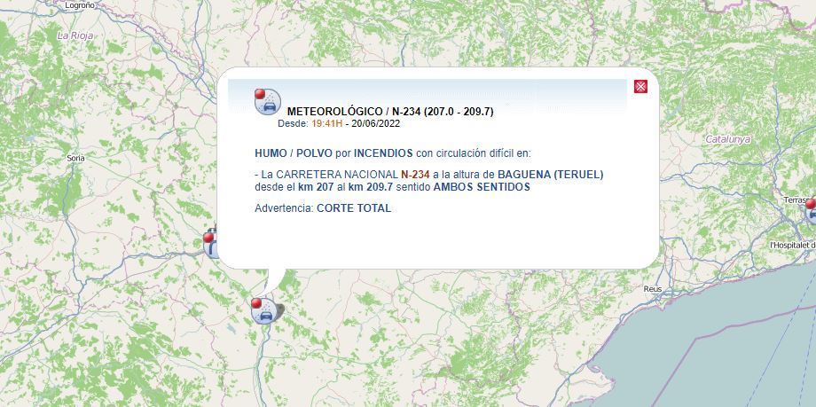 Indicación de la DGT del corte de la carretera