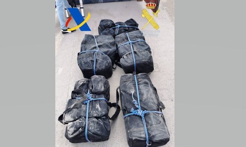 Imagen de las bolsas de cocaína incautadas