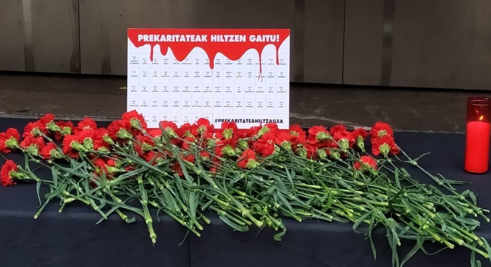 Flores para el transportista fallecido en Hernani