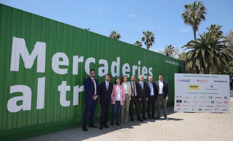 Imagen de la campaña "Mercancías al tren" en Barcelona