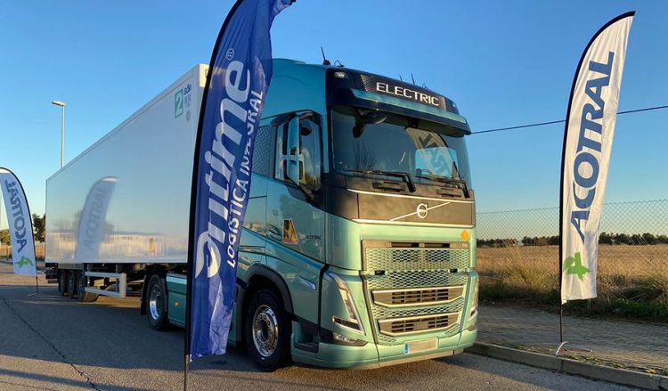 Mercadona prueba la distribución urbana de mercancías con tractoras eléctricas