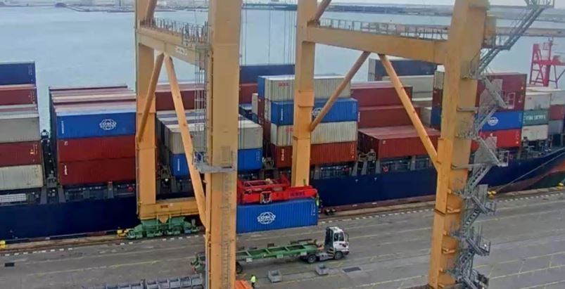 Escala en el puerto de Valencia del portacontenedores Violeta B