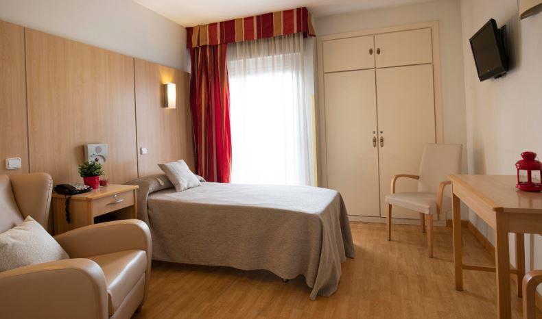 Imagen de una habitación de una residencia dela 3ª edad