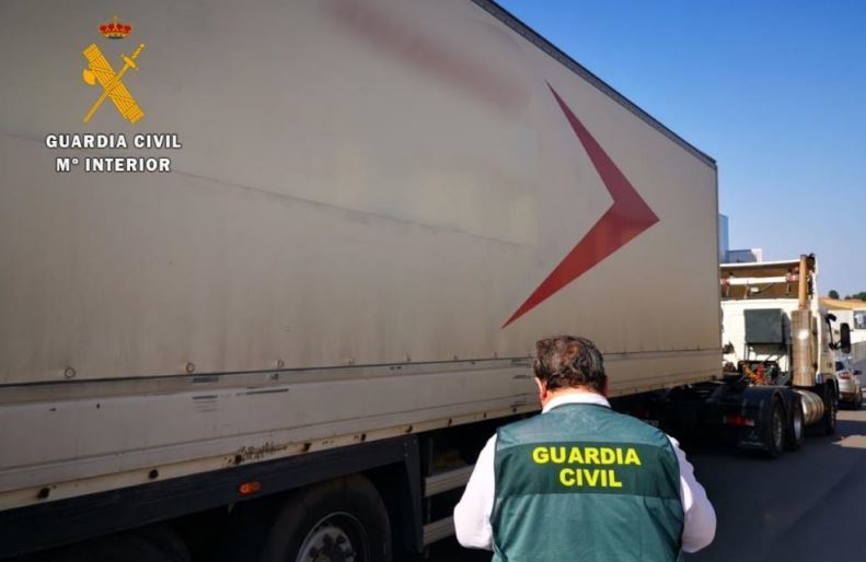 Uno de los semirremolques recuperados