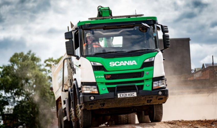 La seguridad en las operaciones con camiones Scania es primordial para la construcción