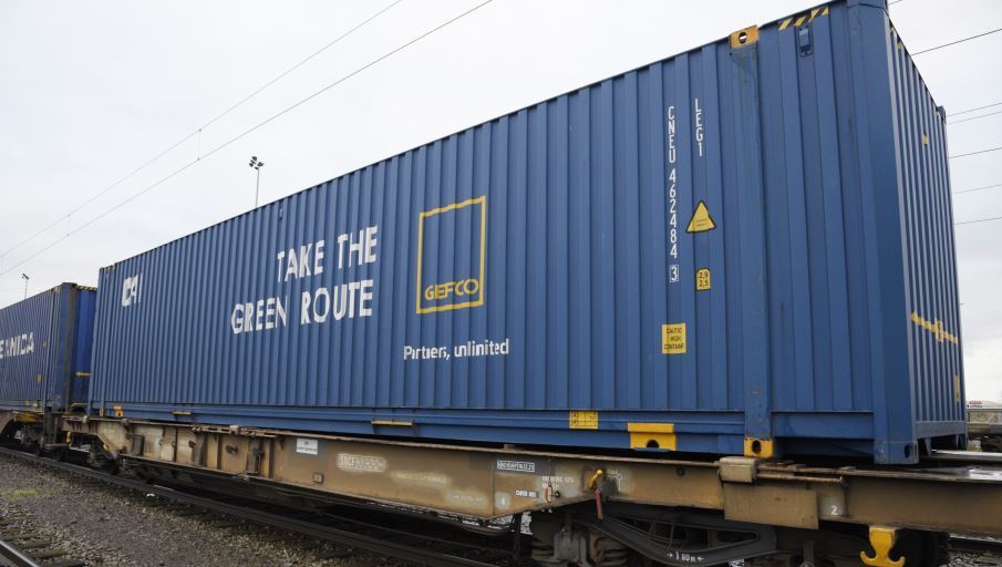 Imagen de un contenedor ferroviario de GEFCO