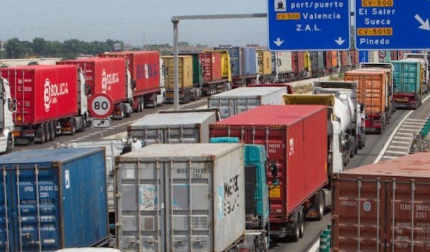 Atascos en los accesos al Puerto de Valencia