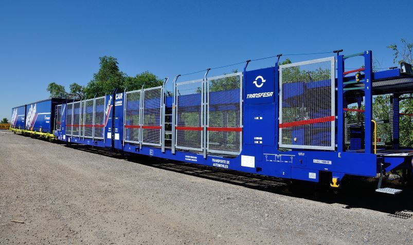 Imagen de vagones porta auto de Transfesa Logistics
