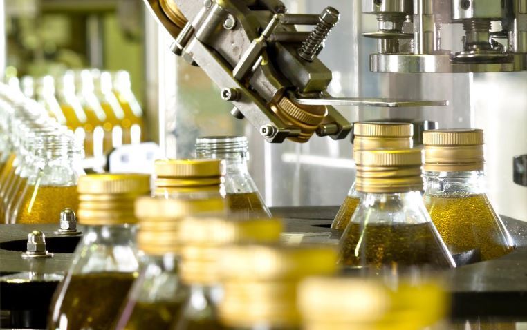 Imagen del embotellado de aceite de oliva