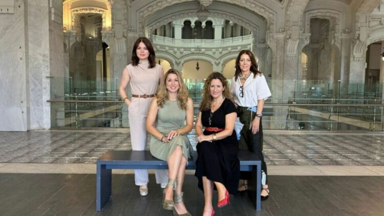 En la imagen: Noemí Vaquero, vicepresidenta de WITAM; Lola Ortiz, presidenta de WITAM; May López, directora de Desarrollo de Empresas por la Movilidad Sostenible; Yolanda Riber, directora de Excelencia de Empresas por la Movilidad Sostenible