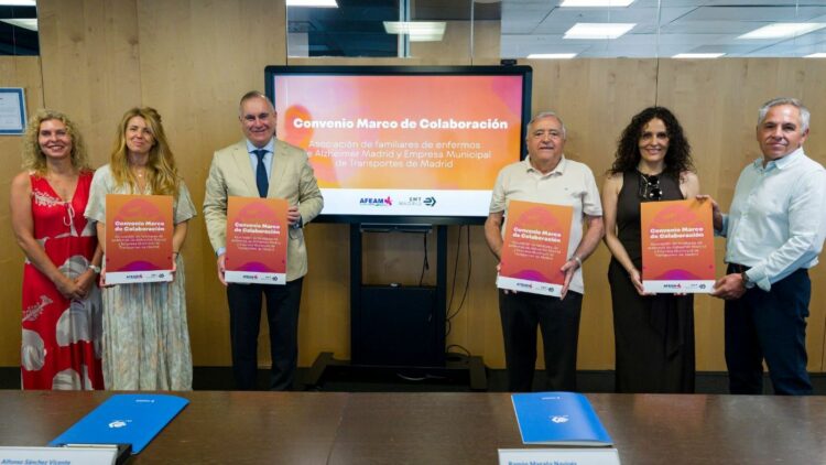 Firma del convenio. Foto: EMT Madrid