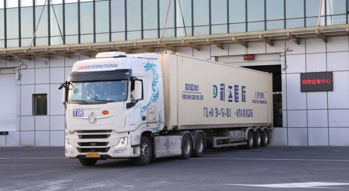 El transporte TIR impulsa la conectividad entre China y Asia Central. Foto de archivo El transporte TIR impulsa la conectividad entre China y Asia Central