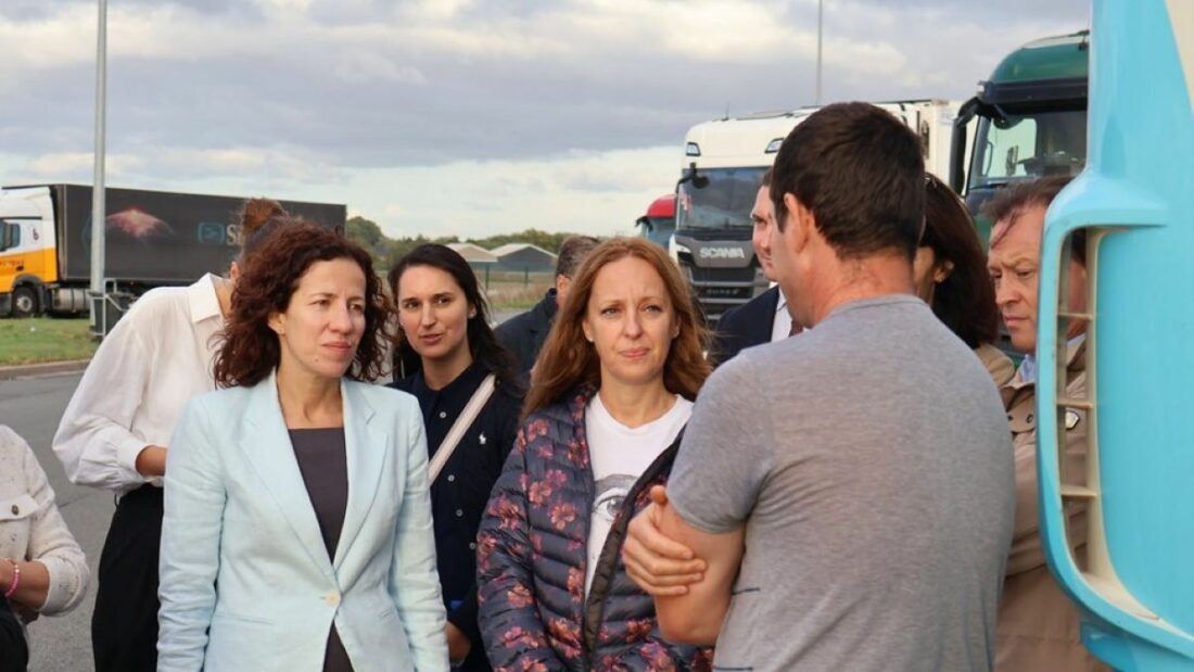 La Comisión Europea destaca la necesidad urgente de aparcamientos seguros para camiones. Foto IRU