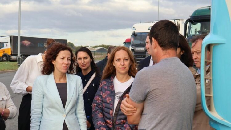 La Comisión Europea destaca la necesidad urgente de aparcamientos seguros para camiones. Foto IRU