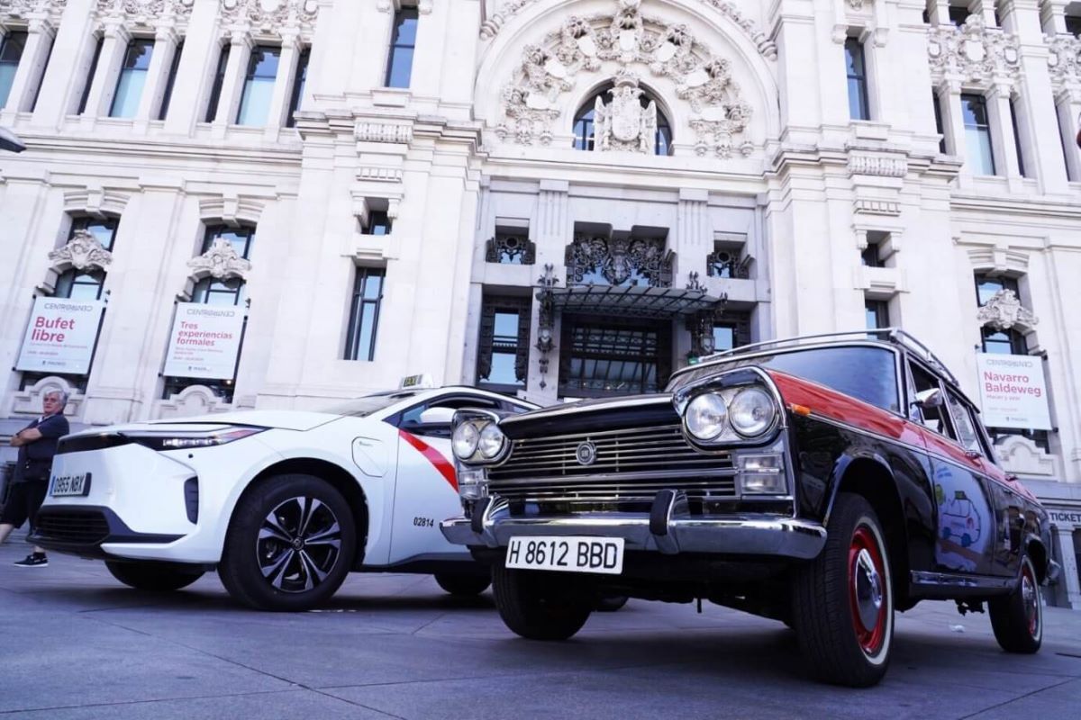 Imagen de vehículos de la exposición. Foto: Federación Profesional del Taxi de Madrid