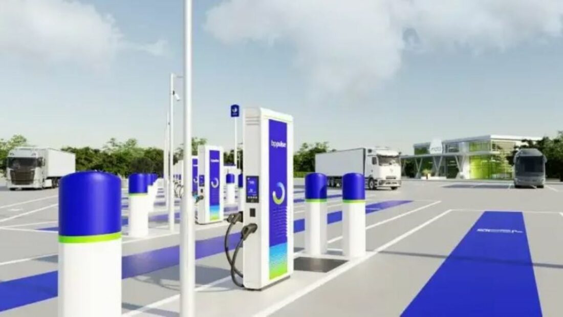 Imagen de una estación de carga de camiones eléctricos de BP Pulse y Moto en Reino Unido. Foto: BP Pulse