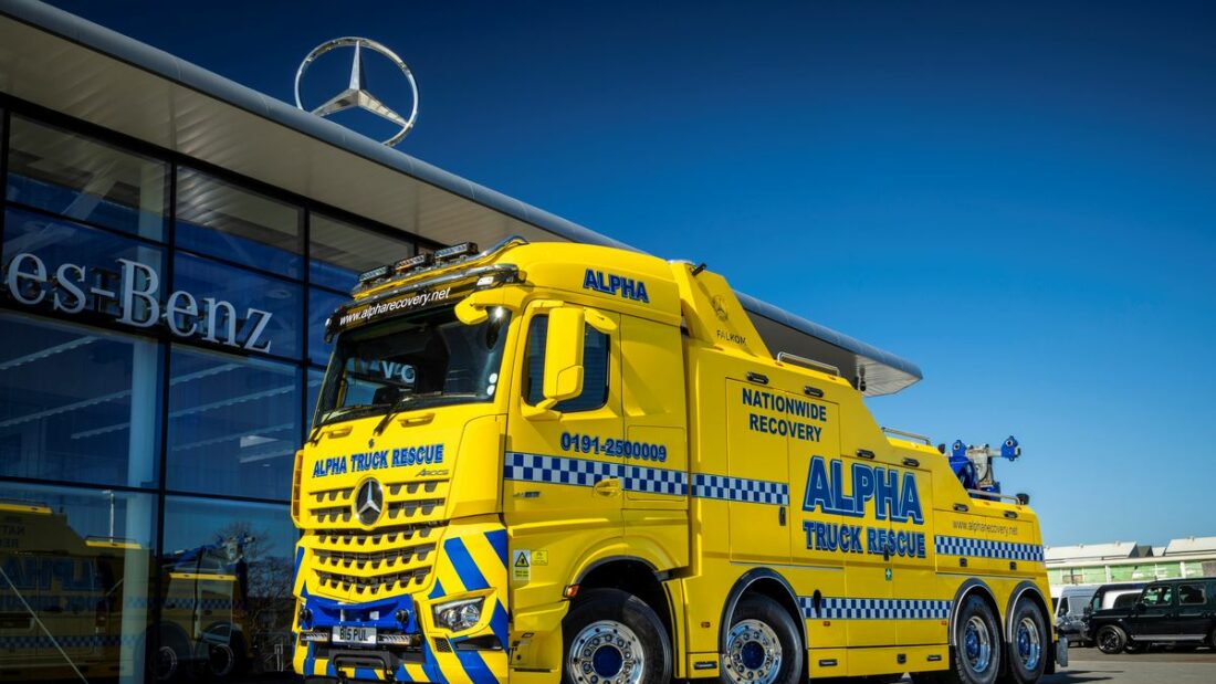 Imagen de la grúa Mercedes-Benz Arocs de Alpha Recovery