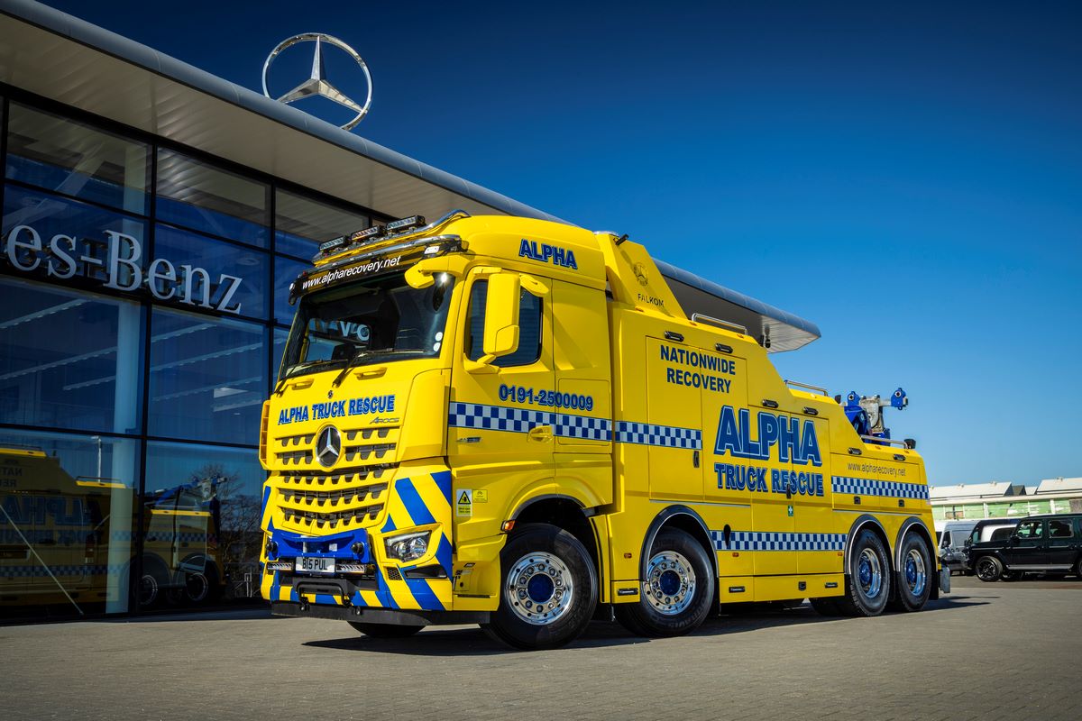 Imagen de la grúa Mercedes-Benz Arocs de Alpha Recovery