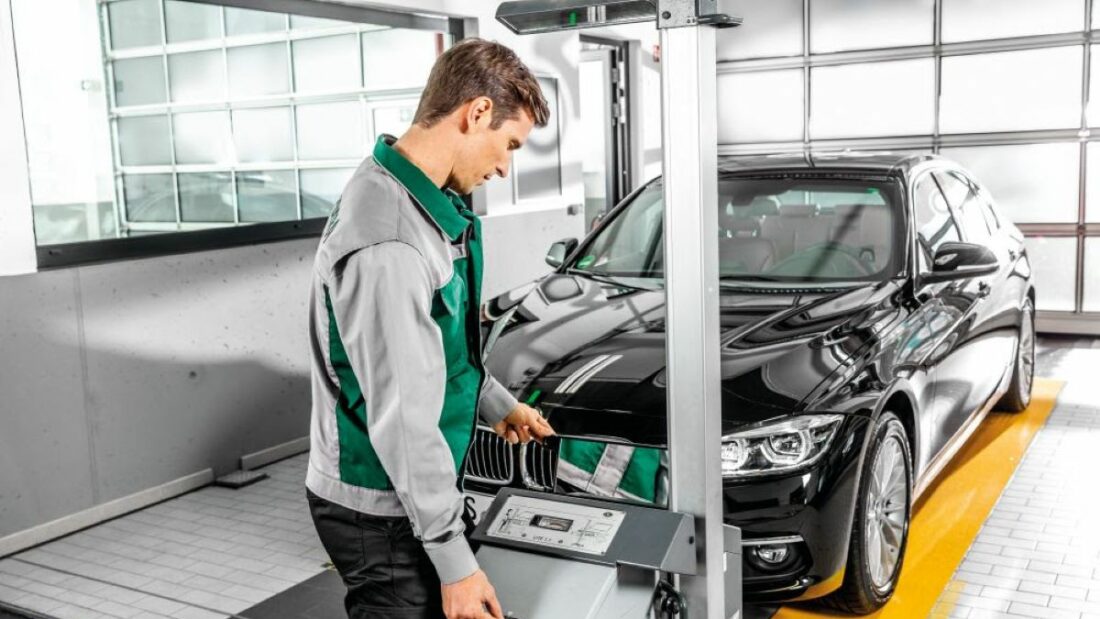 Imagen de un vehículo en la ITV. Foto: DEKRA ITV Imagen de un vehículo en la ITV. Foto: DEKRA ITV