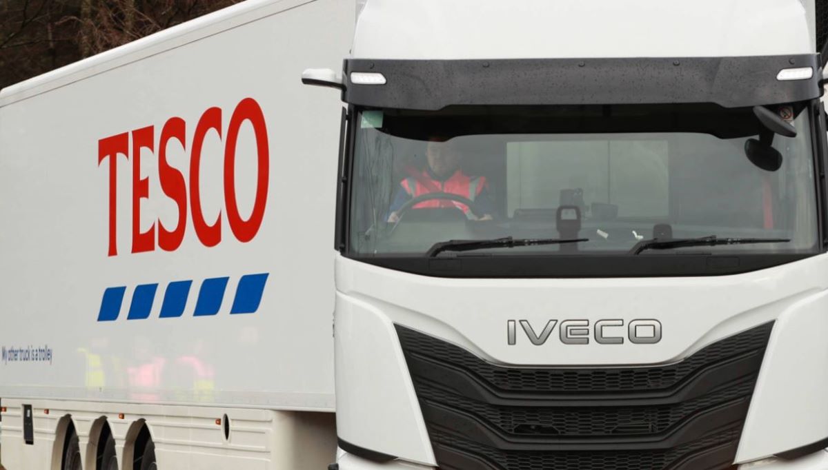Imagen de uno de los camiones IVECO S-Way de Tesco Imagen de uno de los camiones IVECO S-Way de Tesco