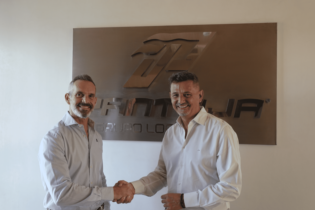 Antonio Gálvez (izquierda) con Javier Lafuente (derecha) CEO de PANTOJA Grupo Logístico. Foto: Pantoja Grupo Logístico