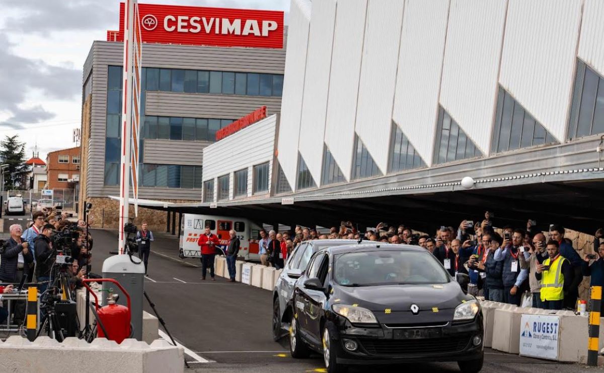 2 crash tests de CESVIMAP muestran la importancia de la tecnología en la reconstrucción de accidentes de tráfico. Fotos: CESVIMAP 2 crash tests de CESVIMAP muestran la importancia de la tecnología en la reconstrucción de accidentes de tráfico. Fotos: CESVIMAP