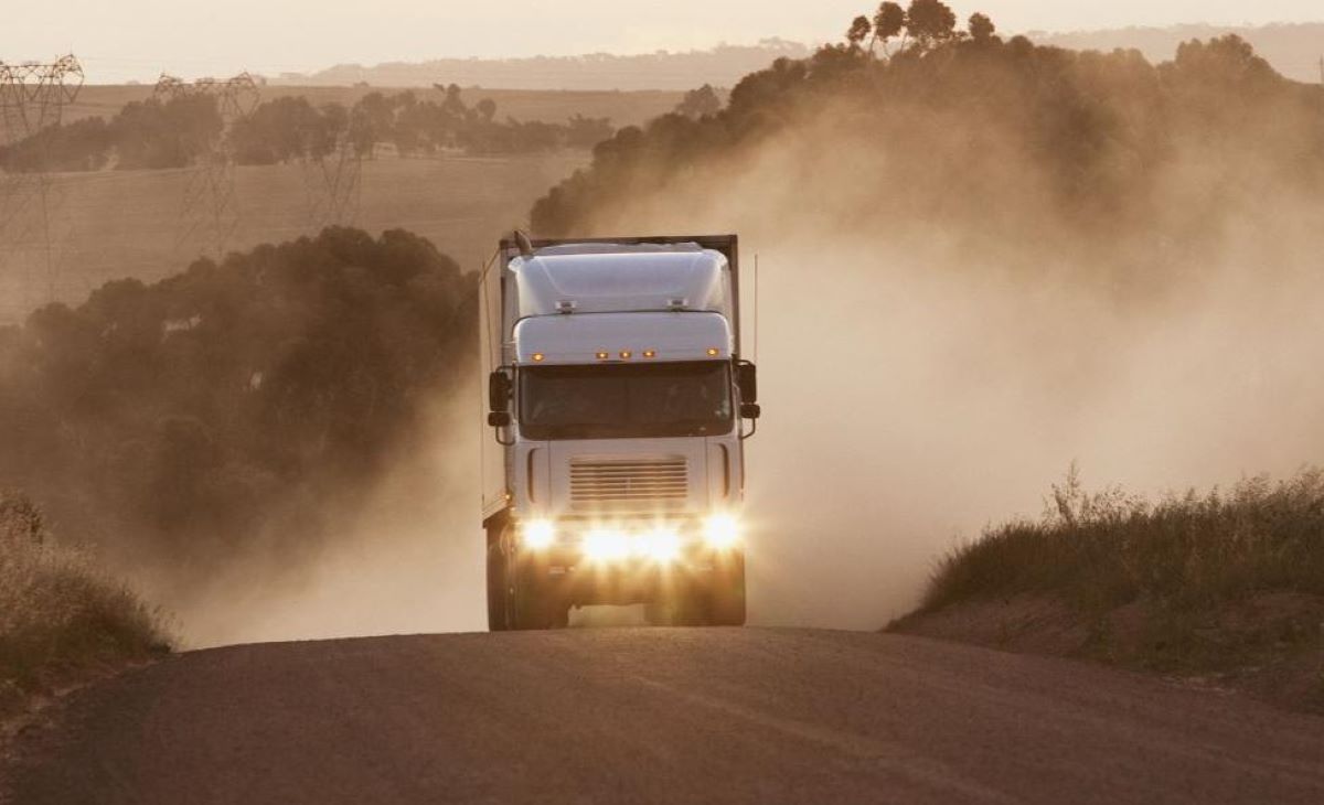 Imagen de un camión en África. Foto: IRU