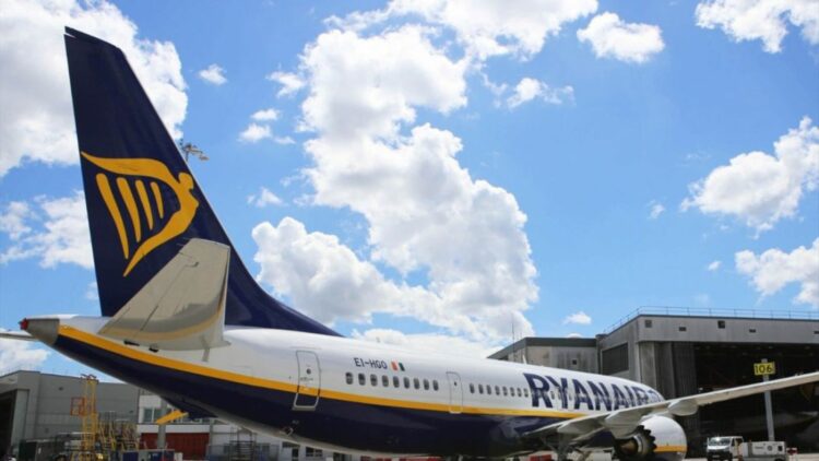 Bruselas abre expediente de infracción a España por multar el fraude del equipaje de mano. Foto: FACUA