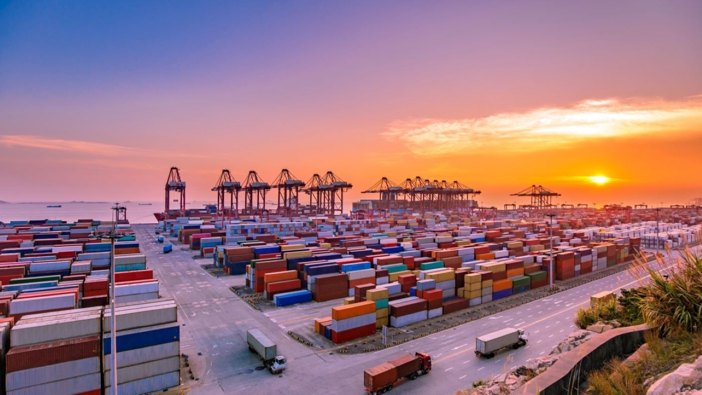 Imagen de un puerto marítmo de China