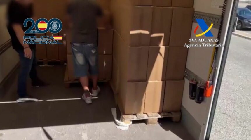 Desarticulada una organización que utilizaba camiones para el contrabando de tabaco. Foto: Policía Nacional/Agencia Tributaria