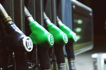 Grupo Moure responde a la propuesta de normativa que incrementaría la gasolina 2 €/litro. Foto: Grupo Moure Grupo Moure responde a la propuesta de normativa que incrementaría la gasolina 2 €/litro. Foto: Grupo Moure