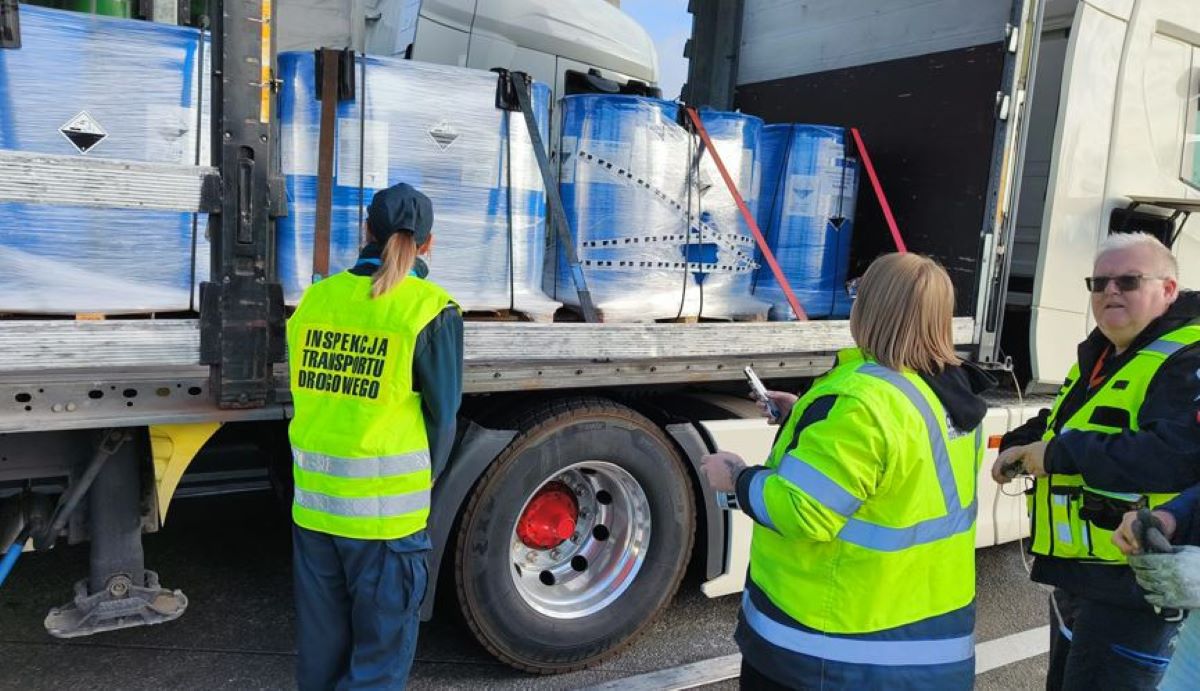 Imagen de las inspecciones de transporte ADR en Francia. Fotos: Gobierno de Polonia Imagen de las inspecciones de transporte ADR en Francia. Fotos: Gobierno de Polonia