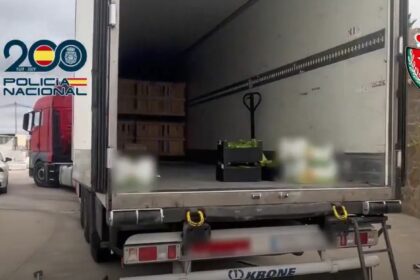 Intervenidas 20 toneladas de hachís ocultas en camiones frigoríficos. Foto: Policía Nacional Intervenidas 20 toneladas de hachís ocultas en camiones frigoríficos. Foto: Policía Nacional