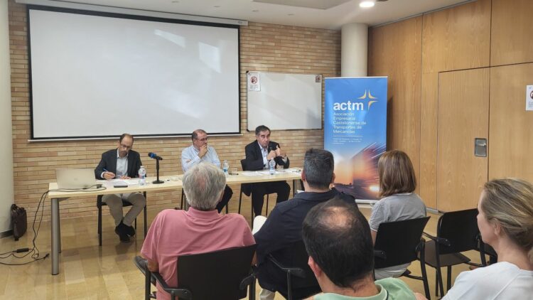 ACTM analiza junto al sector las claves para la implantación de las 44 toneladas. Foto: ACTM