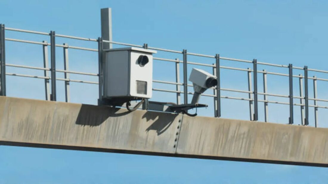 La DGT admite haber impuesto por error más de 1.800 multas a camiones en días con restricciones. Foto de archivo