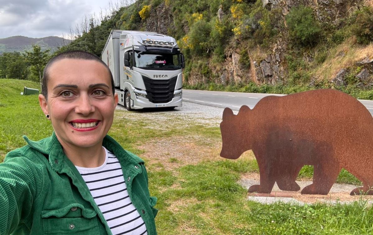 Fallece la camionera Oti Cabadas, "CocoTruckerGirl". Foto: Oti Cabadas Facebook