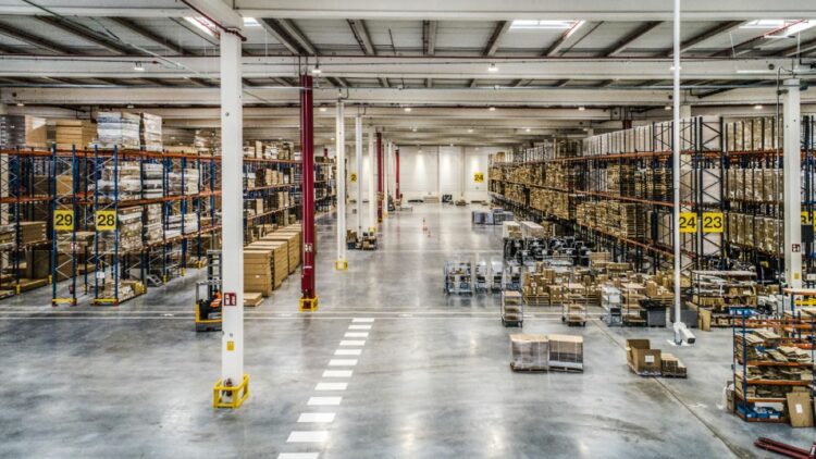 SEUR celebra los 35 años en logística integral con Fulfillment by SEUR. Foto: SEUR