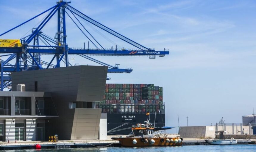 Valenciaport reafirma su compromiso "cero emisiones" con la máxima certificación ambiental. Foto. Valenciaport