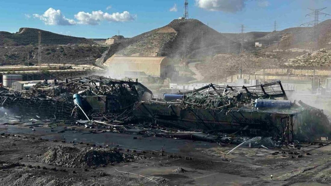 Así fue la última voladura con explosivos en la central térmica Litoral de Almería. Foto y vídeos Endesa Así fue la última voladura con explosivos en la central térmica Litoral de Almería. Foto y vídeos Endesa